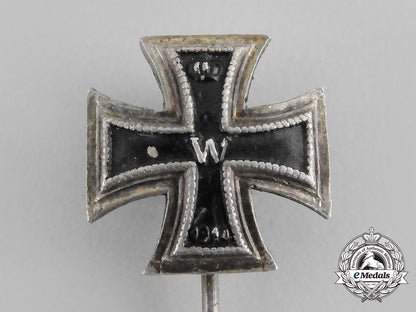a_fine_quality_miniature_iron_cross1914_first_class_badge_aa_8769