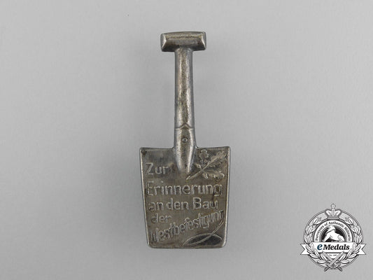 a_third_reich_period“_in_remembrance_of_the_construction_of_the_westwall”_badge_aa_8860