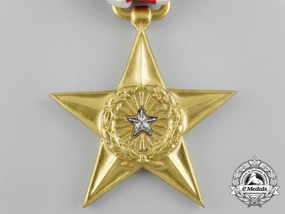 a_second_war_american_silver_star_in_case_of_issue;_numbered_aa_8894
