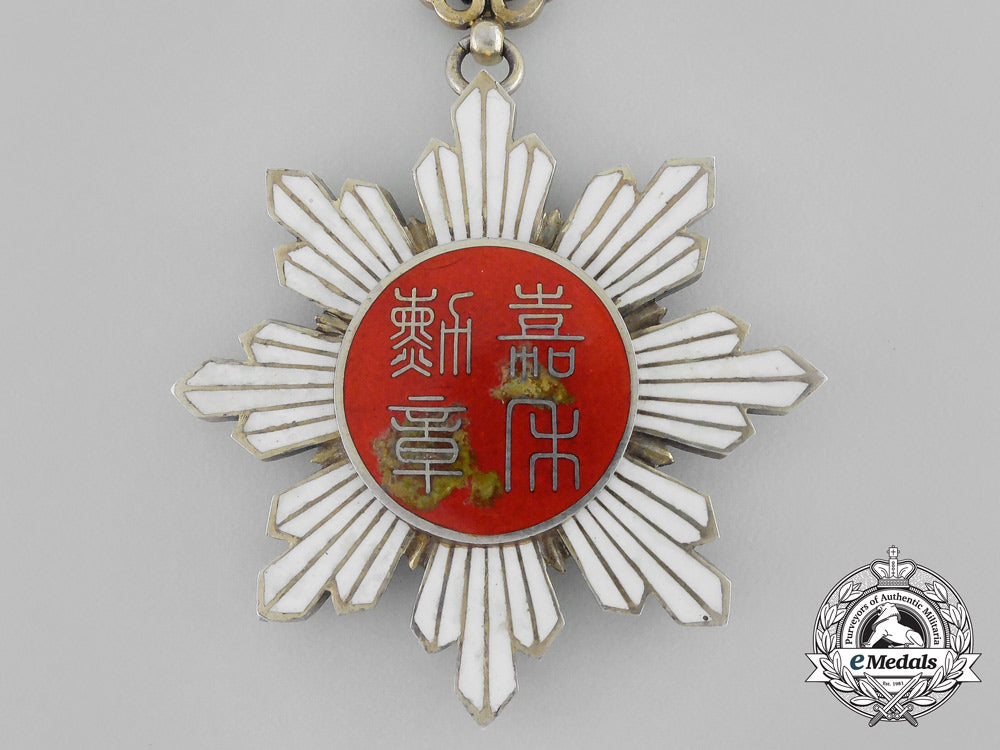 china,_republic._an_order_of_the_golden_grain,_officer,_c.1920_aa_8944_2_1