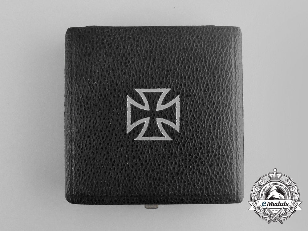 germany,_wehrmacht._an_iron_cross1939_i_class_in_its_case_of_issue_aa_9255