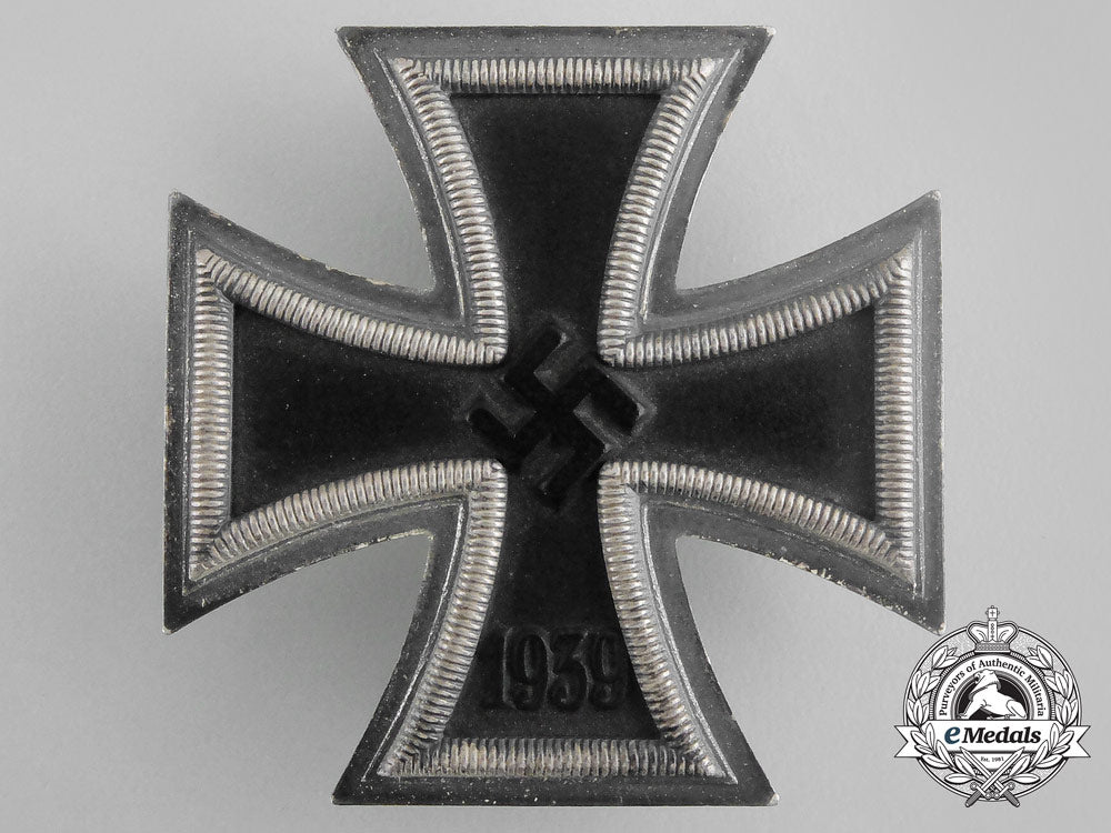 germany,_wehrmacht._an_iron_cross1939_i_class_in_its_case_of_issue_aa_9257