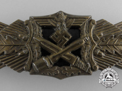a_bronze_grade_close_combat_clasp_by_arbeitsgemeinschaft_metal_und_kunstoff_of_gablonz_aa_9271