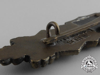 a_bronze_grade_close_combat_clasp_by_arbeitsgemeinschaft_metal_und_kunstoff_of_gablonz_aa_9277