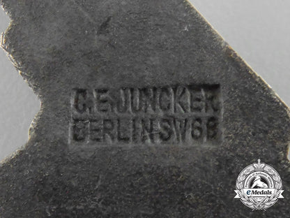 an_early_luftwaffe_flak_badge,_by_juncker,_berlin_aa_9447