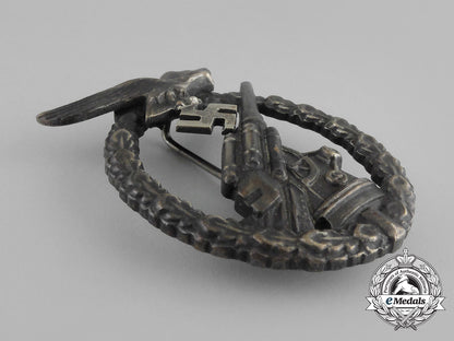 an_early_luftwaffe_flak_badge,_by_juncker,_berlin_aa_9448