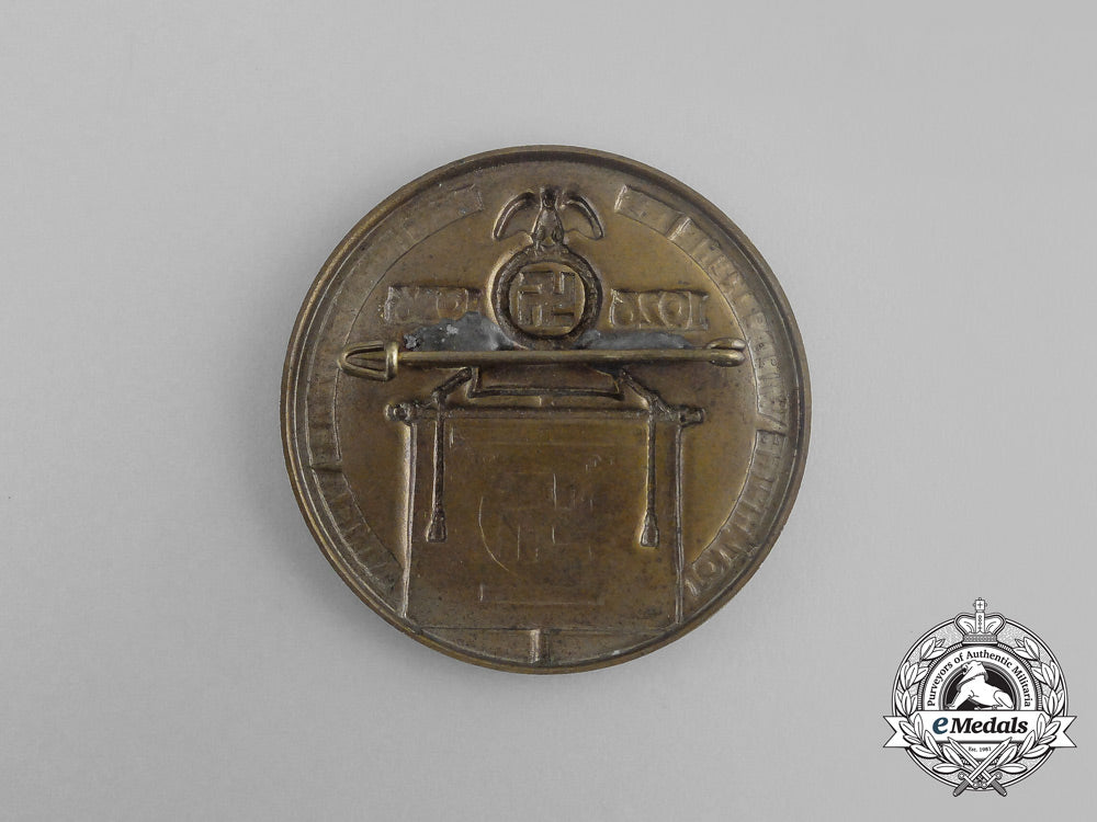 a_fine_quality193610-_year_anniversary_of_the_return_of_the_reichsparteitag_weimar_badge_aa_9616