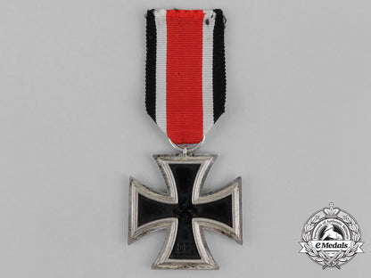 a_mint_iron_cross1939_second_class_by_gustav_brehmer_of_markneukirchen_aa_9660