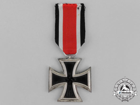 a_mint_iron_cross1939_second_class_by_gustav_brehmer_of_markneukirchen_aa_9660