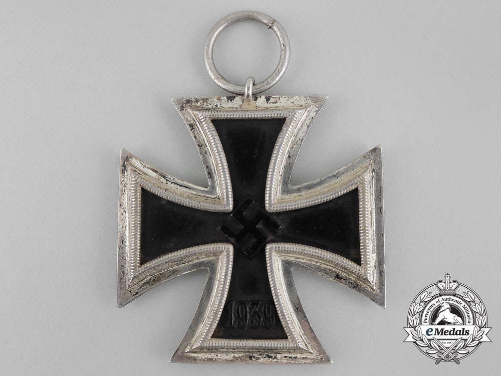 a_mint_iron_cross1939_second_class_by_gustav_brehmer_of_markneukirchen_aa_9661