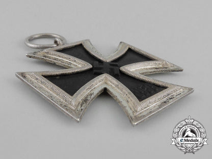 a_mint_iron_cross1939_second_class_by_gustav_brehmer_of_markneukirchen_aa_9665