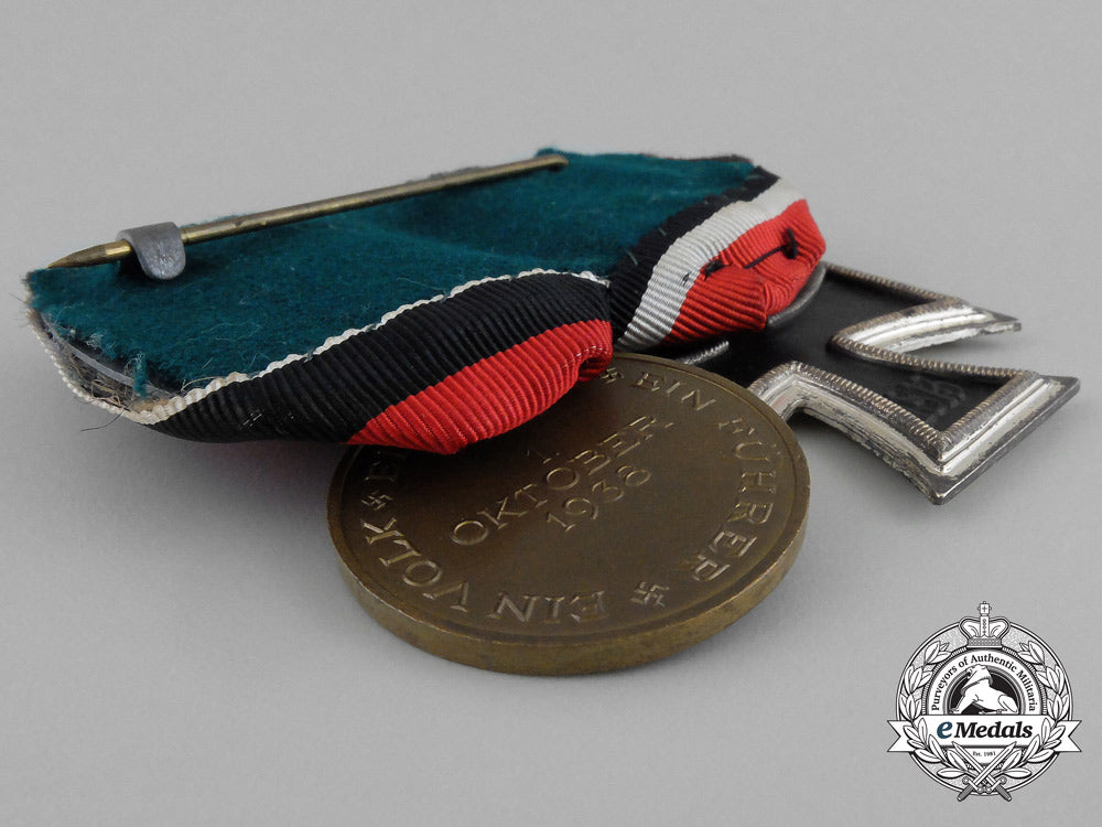 a_parade_mounted_iron_cross1939_second_class&_sudetenland_medal_bar_aa_9710