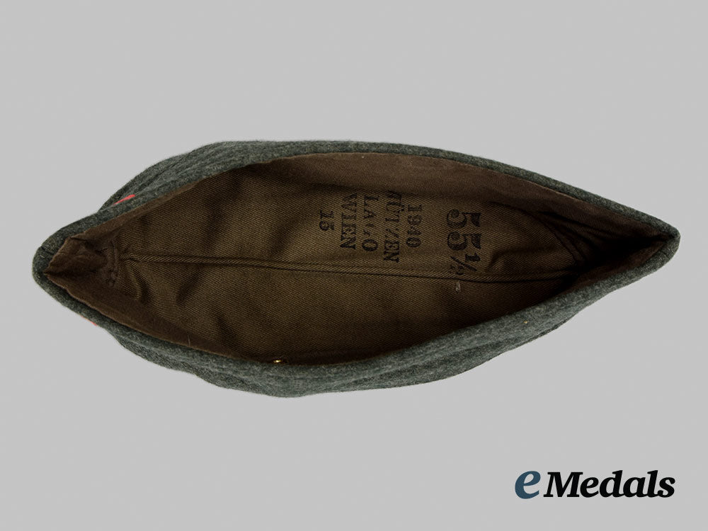 germany,_heer._an_armoured_em/_nco’s_m38_overseas_cap,_by_lago_ai1_0437