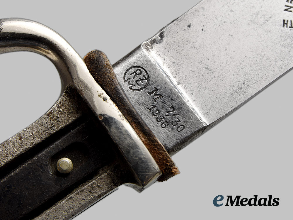 germany,_third_reich._a_heer_dress_dagger_and_hj_member’s_knife,_relic_condition_ai1_0533_1