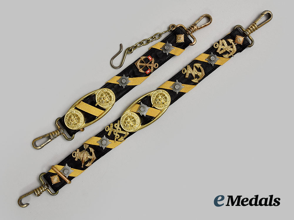 germany,_kriegsmarine._an_officer’s_dress_dagger,_with_veteran-_assembly_hanger_ai1_1701