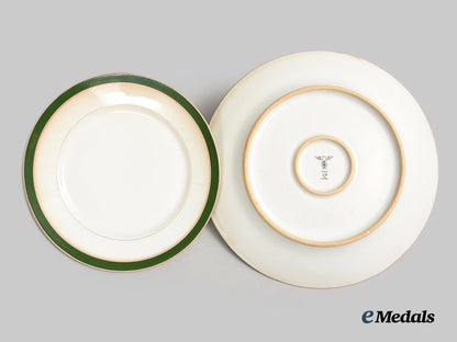 germany,_wehrmacht._a_pair_of_mess_hall_porcelain_plates,_by_epiag_ai1_2061