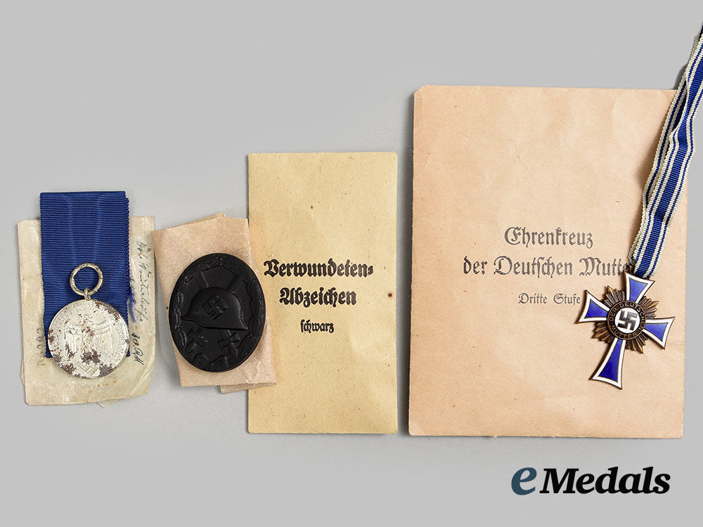 germany,_third_reich._a_mixed_lot_of_decorations_ai1_2422-_1_