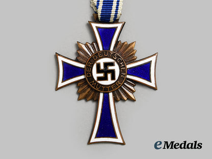 germany,_third_reich._a_mixed_lot_of_decorations_ai1_2423-_1_