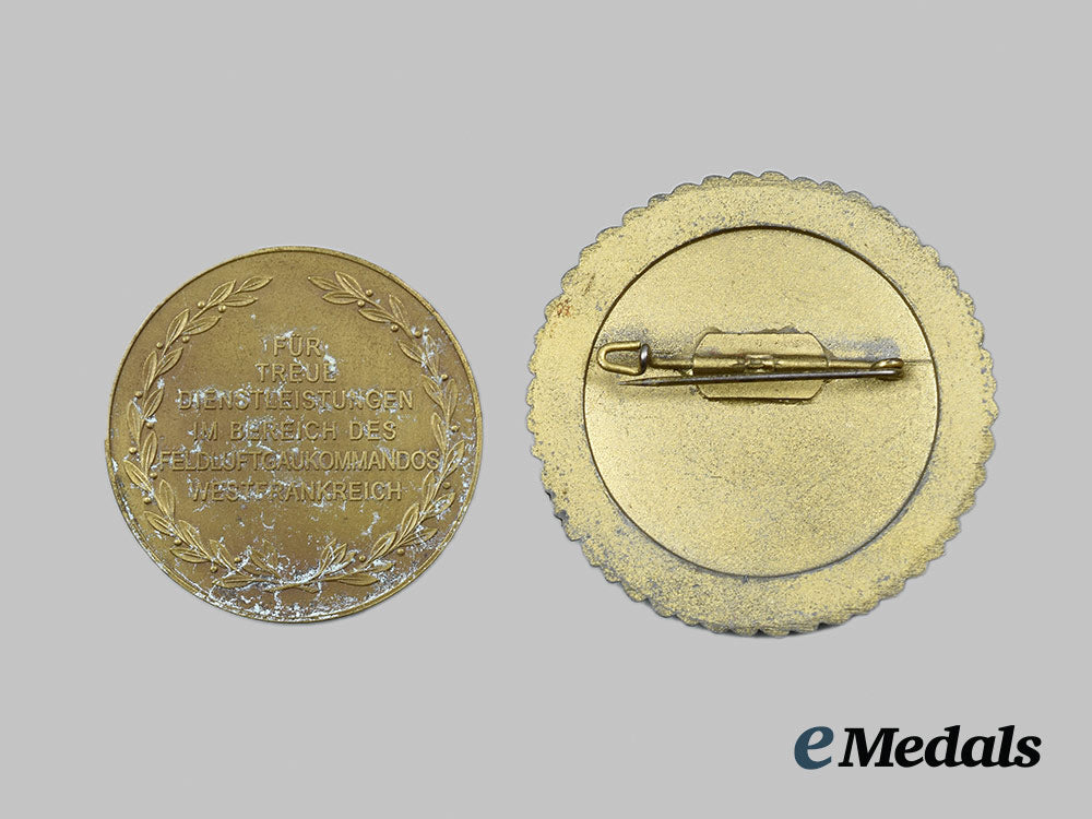 germany,_third_reich._a_pair_of_badges_ai1_2919