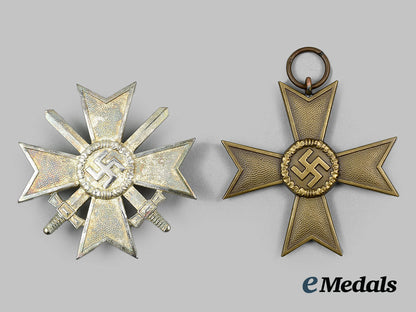 germany,_wehrmacht._a_pair_of_mint_war_merit_crosses,_by_deschler&_sohn_ai1_2946