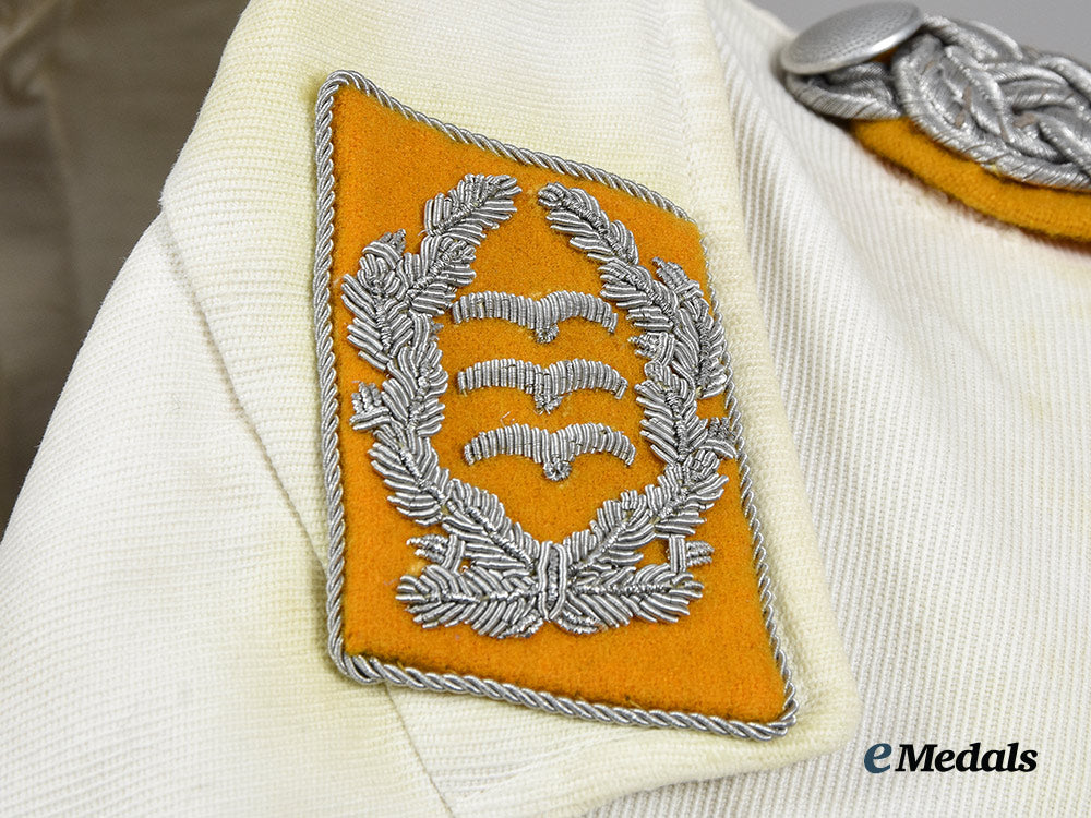 germany,_luftwaffe._a_flight_personnel_oberst’s_summer_tunic_ai1_3032