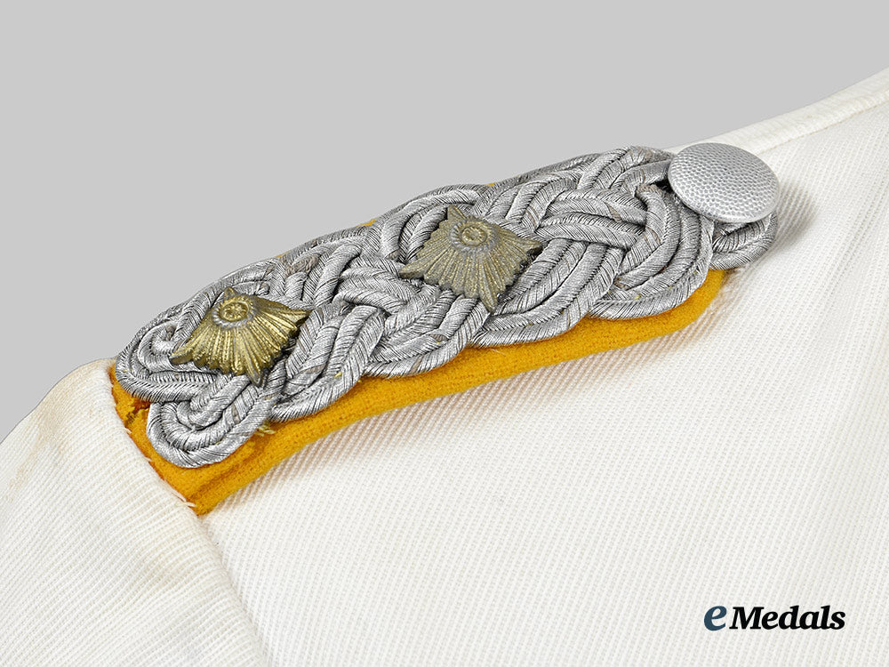 germany,_luftwaffe._a_flight_personnel_oberst’s_summer_tunic_ai1_3042