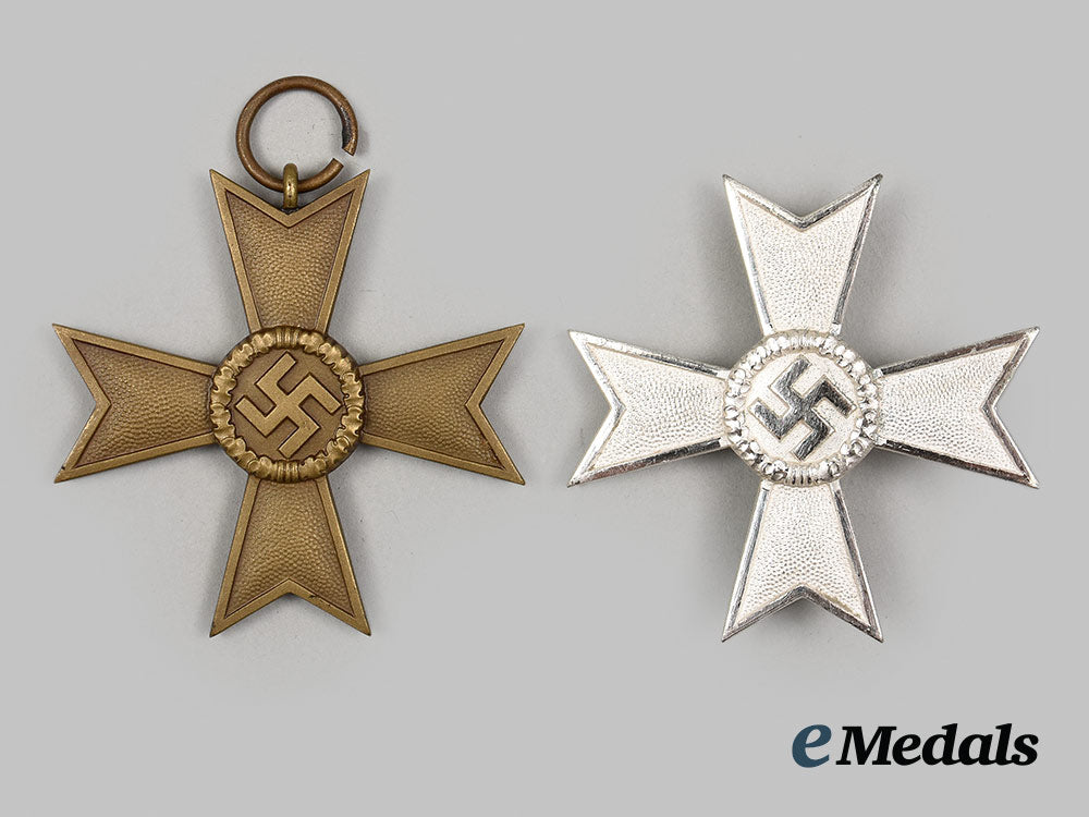 germany,_wehrmacht._a_pair_of_mint_war_merit_crosses,_by_deschler&_sohn_ai1_3356