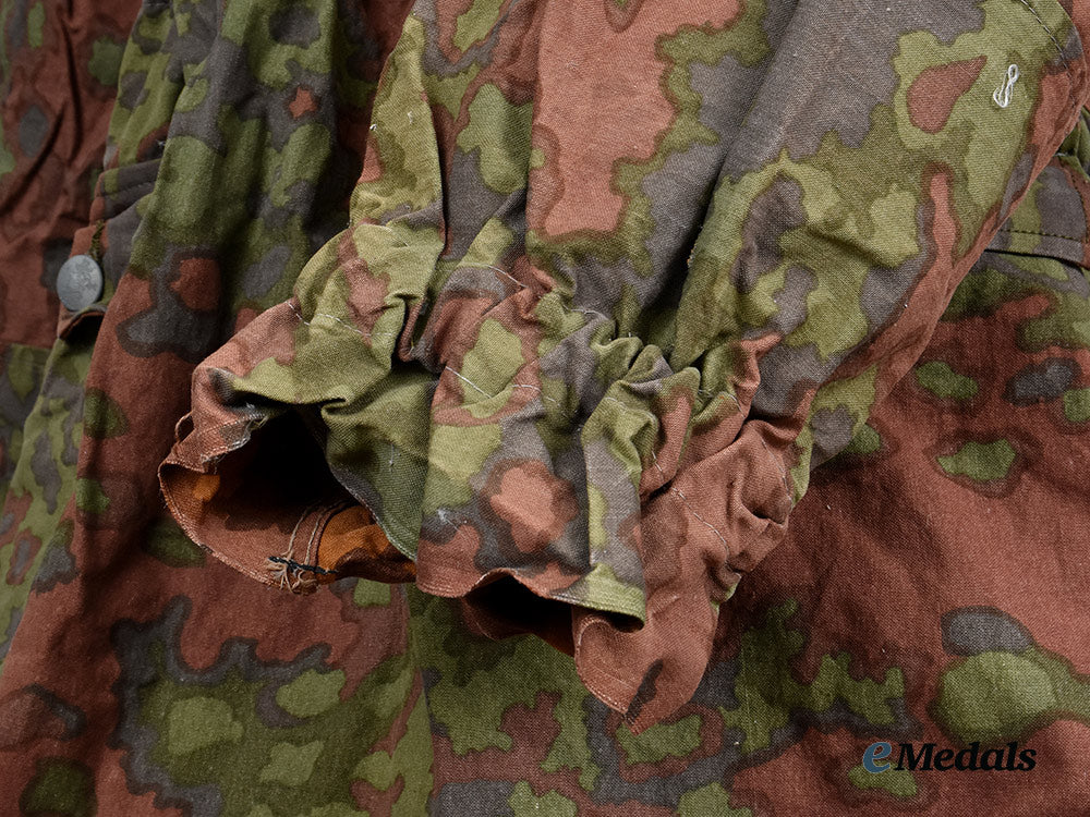 germany,_ss._a_rare_waffen-_ss_m42_oak_leaf“_b”_pattern_reversible_camouflage_smock_ai1_3505_1