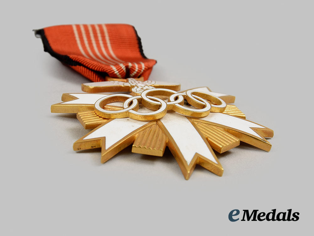 germany,_third_reich._a_german_olympic_decoration,_ii_class_with_case_and_miniature,_to_ernst_james_henry_holt,_cmg_cbe_ai1_3560