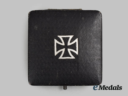 germany,_imperial._a1914_iron_cross_i_class,_with_case,_by_ko_ai1_3698