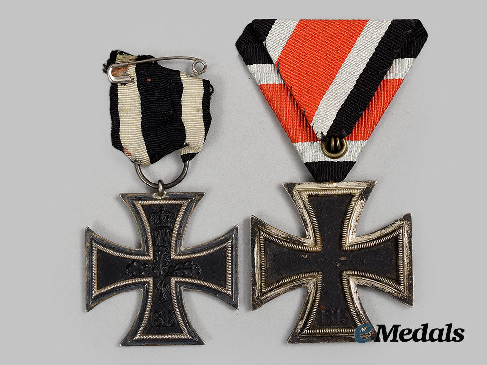 germany,_third_reich._a_pair_of_ii_class_iron_crosses_ai1_3729