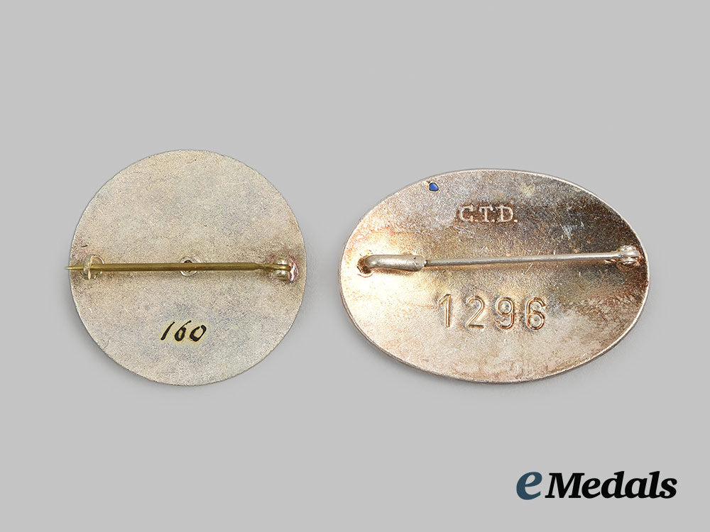 germany,_third_reich._a_pair_of_badges_ai1_3918_1