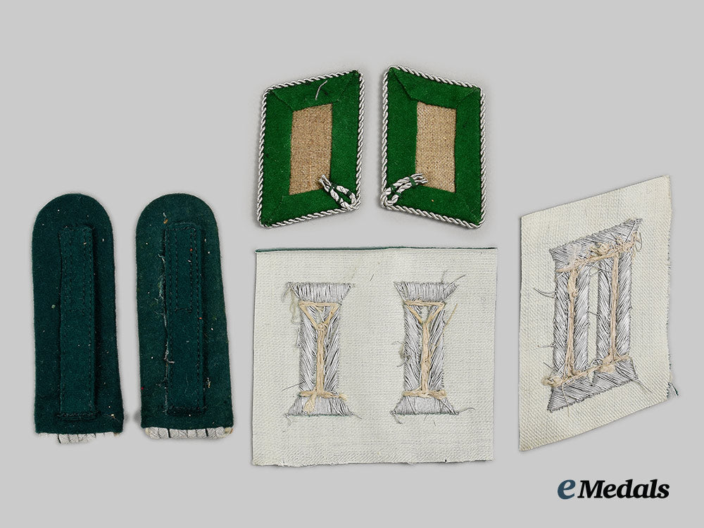 germany,_wehrmacht._a_mixed_lot_of_uniform_insignia_ai1_4037_1_1