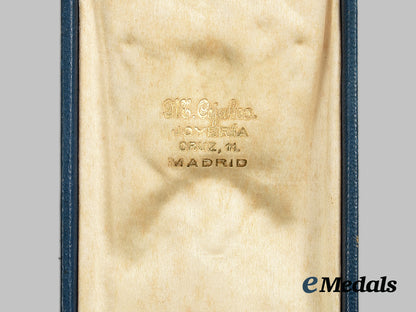 spain,_kingdom._an_order_of_charles_iii,_knight_in_gold,_with_case,_by_cejalvo_ai1_4234_1