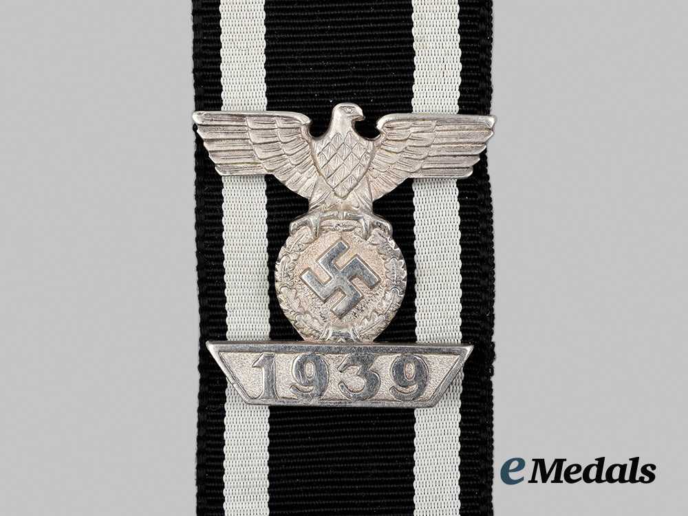 germany,_wehrmacht._a1939_clasp_to_the_iron_cross_ii_class,_second_pattern,_by_j.e._hammer&_söhne_ai1_4955_1