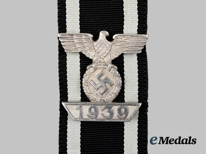 germany,_wehrmacht._a1939_clasp_to_the_iron_cross_ii_class,_second_pattern,_by_j.e._hammer&_söhne_ai1_4955_1
