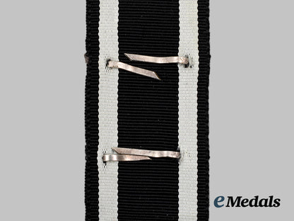 germany,_wehrmacht._a1939_clasp_to_the_iron_cross_ii_class,_second_pattern,_by_j.e._hammer&_söhne_ai1_4956_1