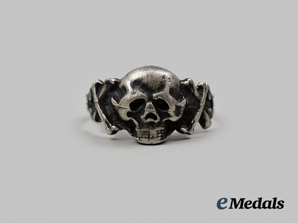 germany,_wehrmacht._a_totenkopf_ring_in_silver_ai1_5037