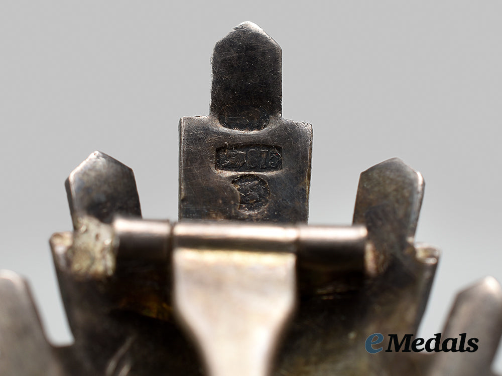 latvia,_republic._an_order_of_three_stars,_grand_cross,_by_w.f._müller,_c.1935_ai1_5636