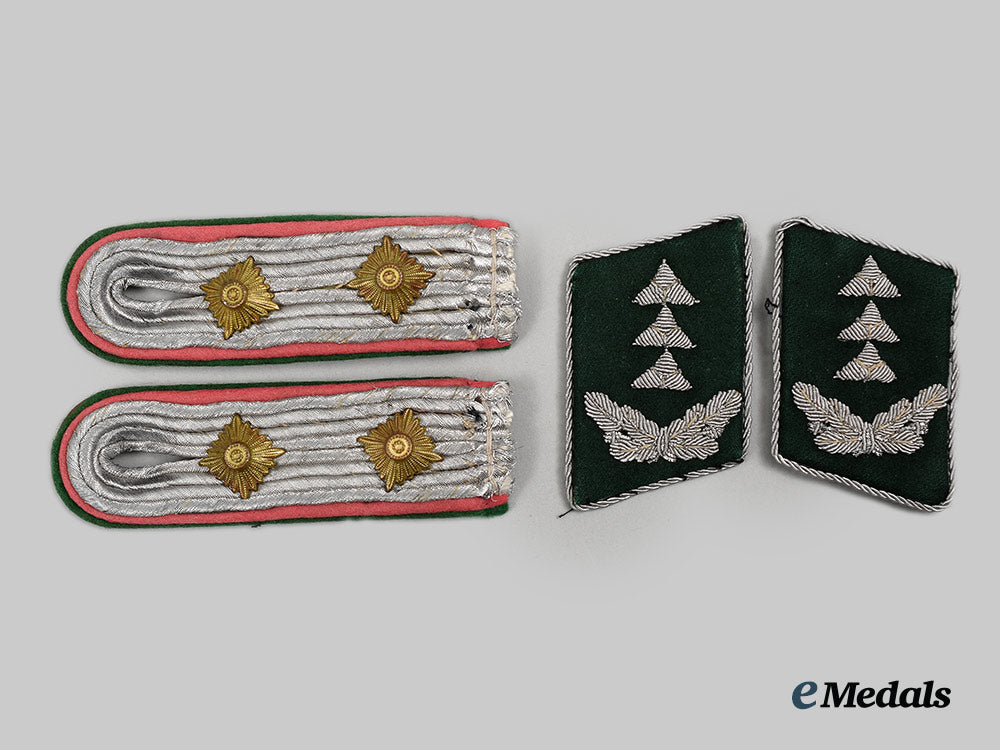 germany,_luftwaffe._a_set_of_luftwaffe_administration_kriegsverwaltungsrat_rank_insignia_ai1_6340_1