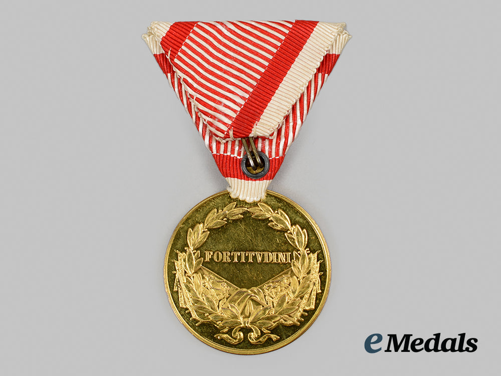 austria,_empire._a_gold_grade_bravery_medal,_officers_version,_c.1918_ai1_6545