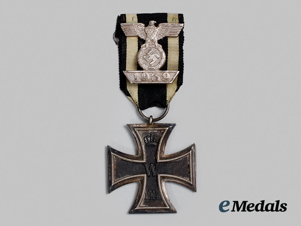 germany,_wehrmacht._a1914_iron_cross_ii_class,_with1939_clasp,_by_wilhelm_deumer_ai1_6983