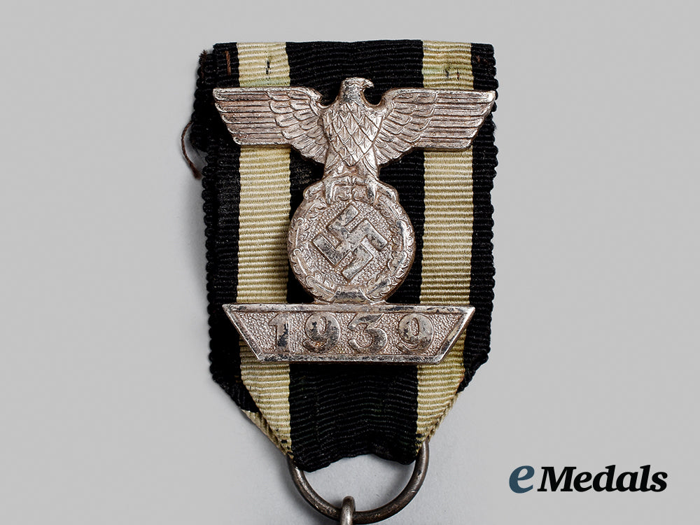 germany,_wehrmacht._a1914_iron_cross_ii_class,_with1939_clasp,_by_wilhelm_deumer_ai1_6984