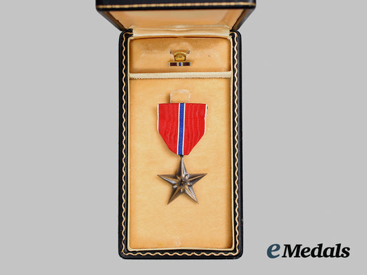 united_states._a_second_world_war_bronze_star_with_boutonniere_and_case_ai1_7266_1