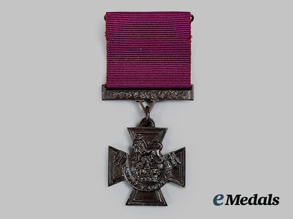 united_kingdom._a_limited_edition_victoria_cross_replica,_by_hancocks&_co,_london,_number443_of1352_ai1_7309