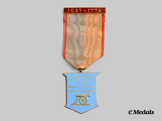 united_states._a_women_descendants_of_the_ancient&_honorable_artillery_company_in_gold,_by_j.e_caldwell&_co_ai1_7410_1