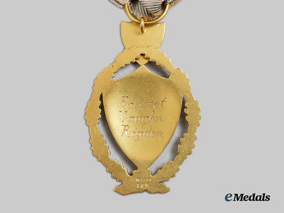 united_states._a_daughters_of_the_american_colonists_medal_in_gold,_by_j.e_caldwell&_co,_to_harriet_vaughn_rigdon_ai1_7424_1