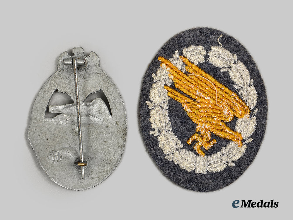 germany,_wehrmacht._a_pair_of_service_badges_ai1_7986