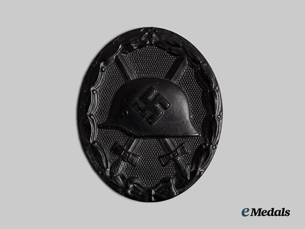 germany,_wehrmacht._a_black_grade_wound_badge,_with_award_documents_ai1_8062