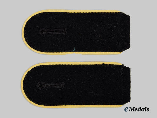 germany,_ss._a_set_of_waffen-_ss_signals_enlisted_personnel_shoulder_straps_ai1_8239